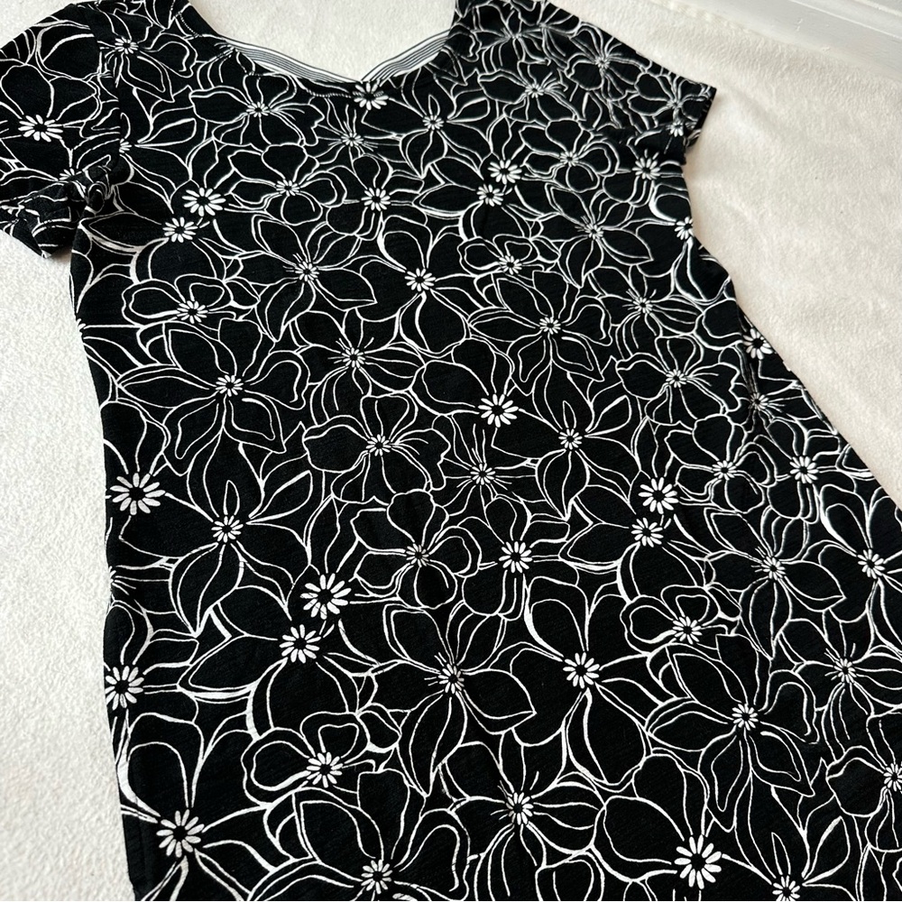 T by Talbot’s Women’s UPF 50 Black White Floral Cross Back Cozy Shift Dress, Med - Picture 9 of 16